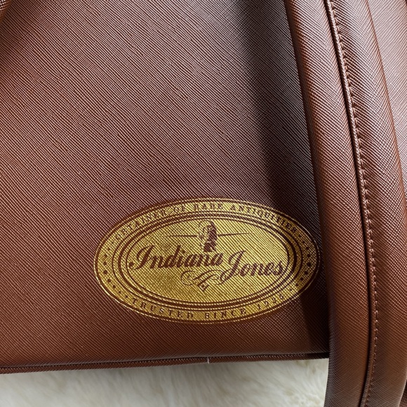 LOUNGEFLY BACKPACK INDIANA JONES - Picture 4 of 6